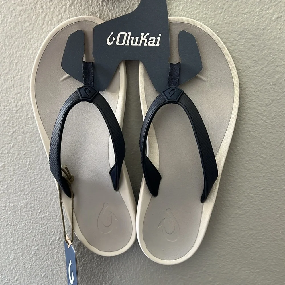 Olukai Pi’oe slippers nwt - Picture 3 of 4